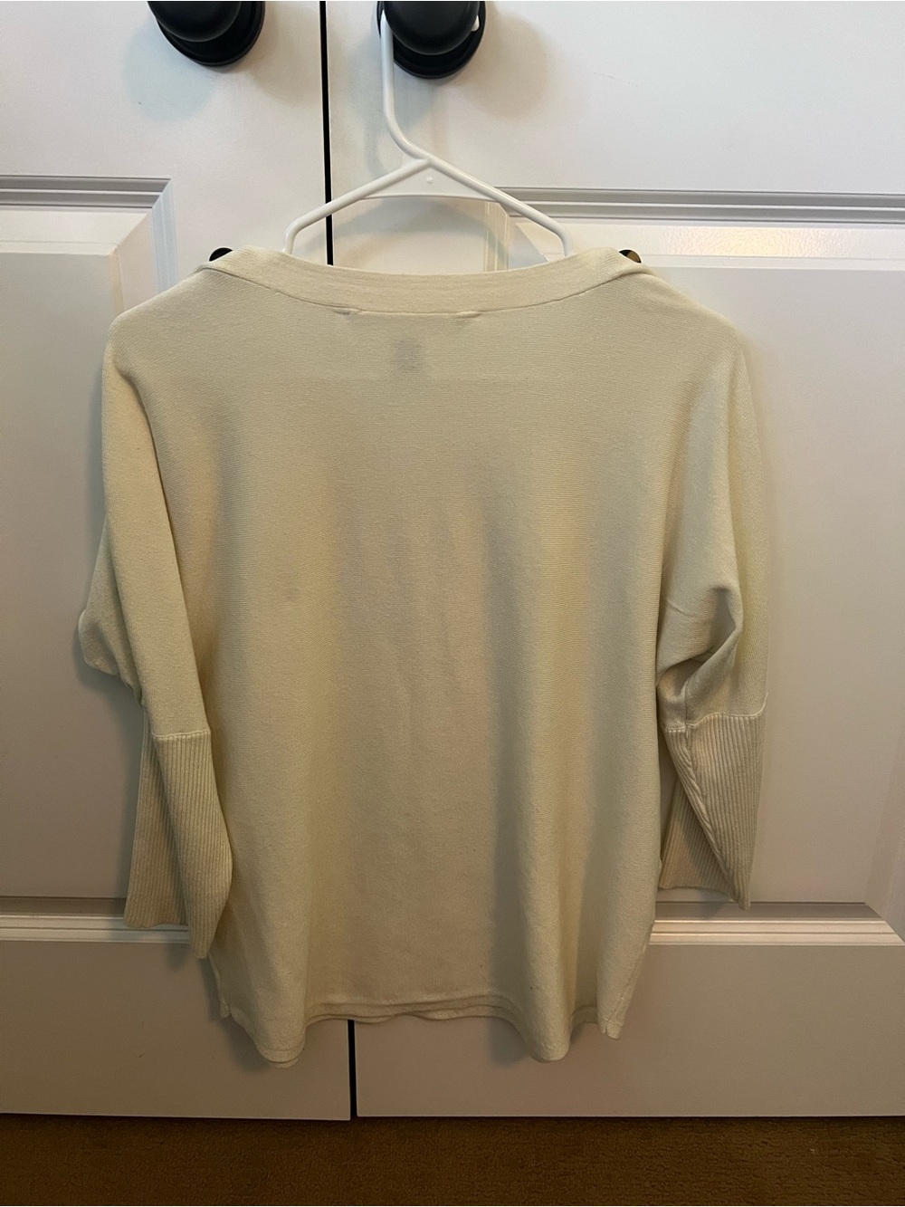 White 3/4 long sleeve - Picture 4 of 4
